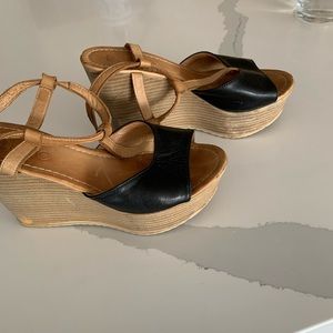 Woman’s Sandals size 6